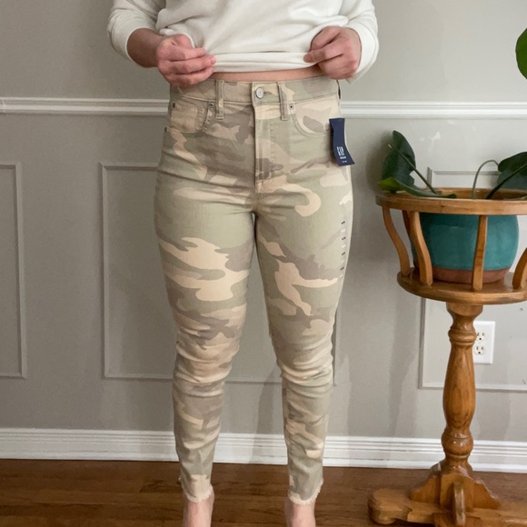 Gap light camo skinny jeans size 8/29 - Picture 2 of 5
